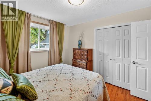 120 Kinross Street, Caledonia, ON - Indoor Photo Showing Bedroom