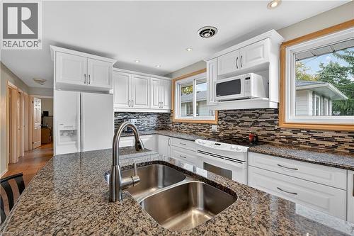 120 Kinross Street, Caledonia, ON - Indoor Photo Showing Kitchen With Double Sink