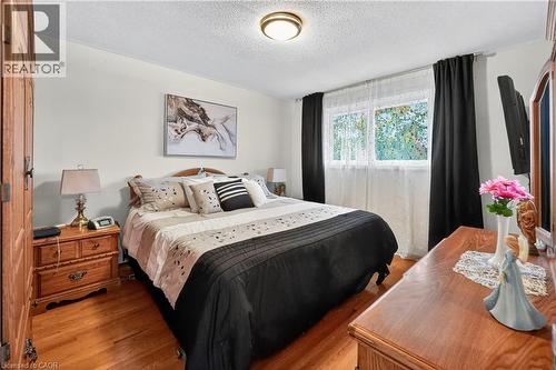 120 Kinross Street, Caledonia, ON - Indoor Photo Showing Bedroom