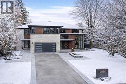 2250 CHANCERY Lane W  Oakville, ON L6J 6A3