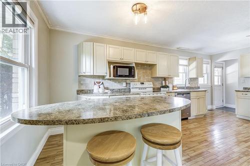 1216 De Quincy Crescent, Burlington, ON - Indoor Photo Showing Kitchen