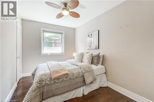 1216 De Quincy Crescent, Burlington, ON - Indoor Photo Showing Bedroom