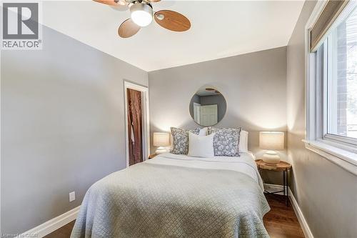 1216 De Quincy Crescent, Burlington, ON - Indoor Photo Showing Bedroom