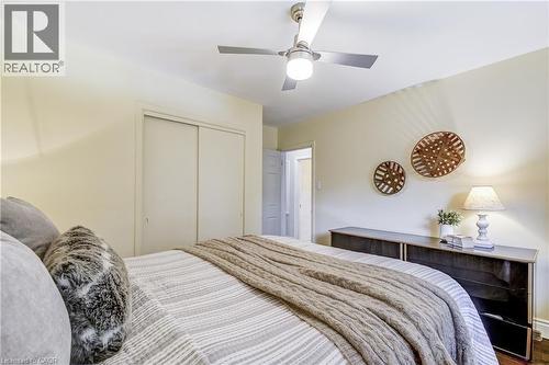 1216 De Quincy Crescent, Burlington, ON - Indoor Photo Showing Bedroom