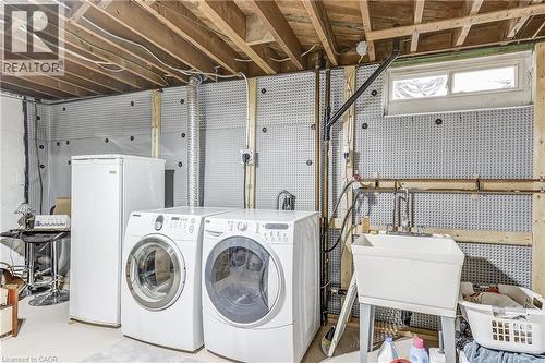 1216 De Quincy Crescent, Burlington, ON - Indoor Photo Showing Laundry Room
