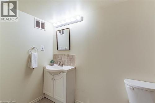 1216 De Quincy Crescent, Burlington, ON - Indoor Photo Showing Bathroom