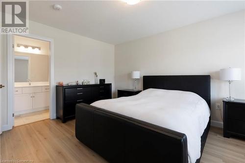 31 Southam Lane, Hamilton, ON - Indoor Photo Showing Bedroom