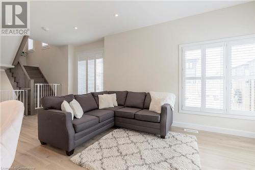 31 Southam Lane, Hamilton, ON - Indoor Photo Showing Living Room
