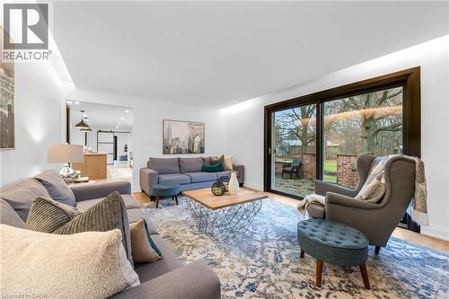4344 No 1 Side Road, Burlington, ON - Indoor Photo Showing Living Room