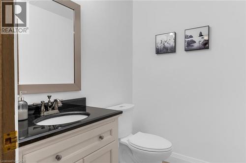 4344 No 1 Side Road, Burlington, ON - Indoor Photo Showing Bathroom