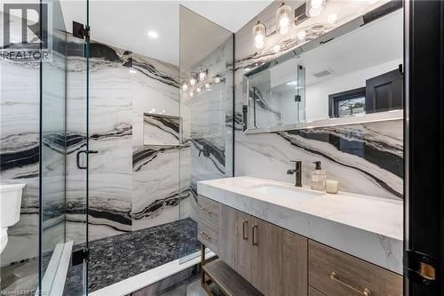 4344 No 1 Side Road, Burlington, ON - Indoor Photo Showing Bathroom