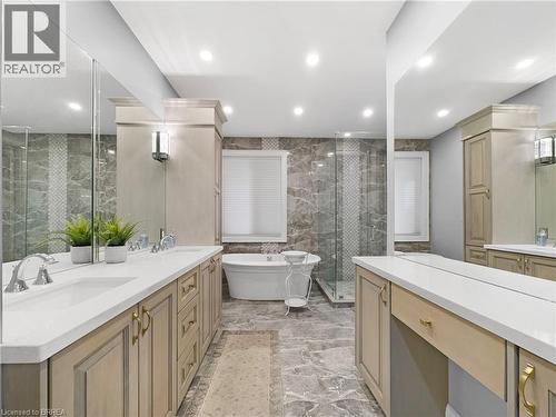 18 Harper Boulevard, Brantford, ON - Indoor Photo Showing Bathroom