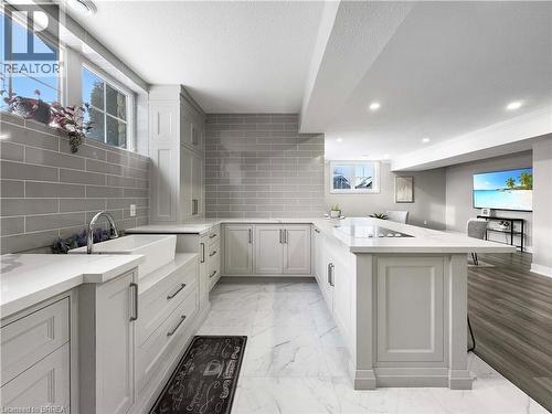 18 Harper Boulevard, Brantford, ON - Indoor Photo Showing Kitchen With Upgraded Kitchen