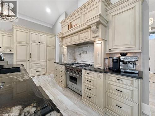 18 Harper Boulevard, Brantford, ON - Indoor Photo Showing Kitchen With Upgraded Kitchen