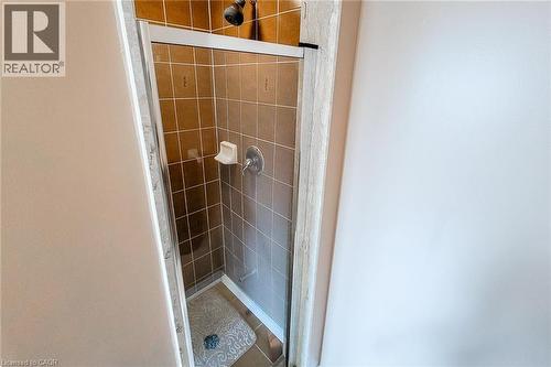 Primary bathroom featuring a stall shower - 3362 Whilabout Terrace, Oakville, ON - Indoor Photo Showing Bathroom
