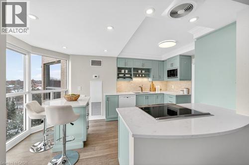 2190 Lakeshore Road Unit# 801, Burlington, ON - Indoor Photo Showing Kitchen