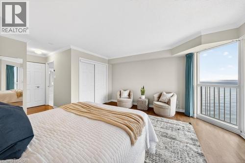 2190 Lakeshore Road Unit# 801, Burlington, ON - Indoor Photo Showing Bedroom