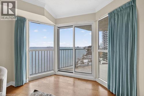 2190 Lakeshore Road Unit# 801, Burlington, ON - Indoor Photo Showing Other Room