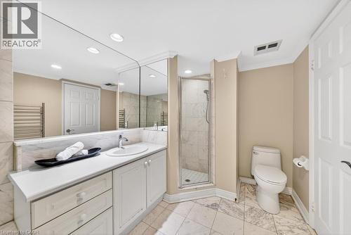 2190 Lakeshore Road Unit# 801, Burlington, ON - Indoor Photo Showing Bathroom