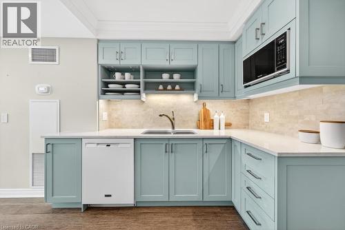 2190 Lakeshore Road Unit# 801, Burlington, ON - Indoor Photo Showing Kitchen