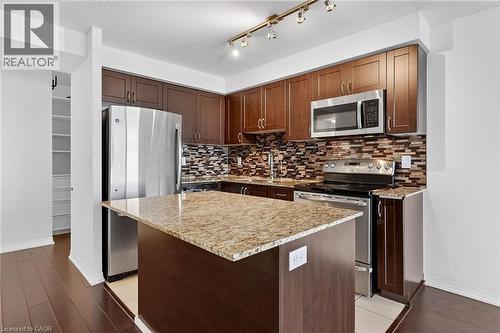 1940 Ironstone Drive Unit# 1006, Burlington, ON - Indoor Photo Showing Kitchen