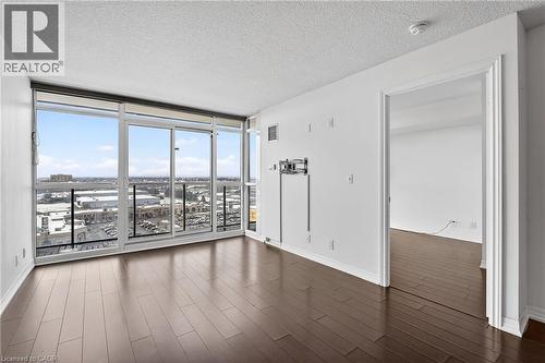 1940 Ironstone Drive Unit# 1006, Burlington, ON - Indoor Photo Showing Other Room