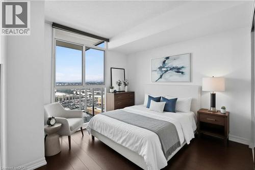 1940 Ironstone Drive Unit# 1006, Burlington, ON - Indoor Photo Showing Bedroom