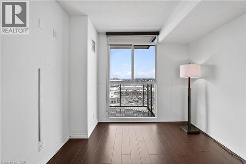 1940 Ironstone Drive Unit# 1006, Burlington, ON - Indoor Photo Showing Other Room