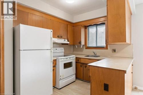 507 Upper Paradise Road, Hamilton, ON - Indoor Photo Showing Kitchen
