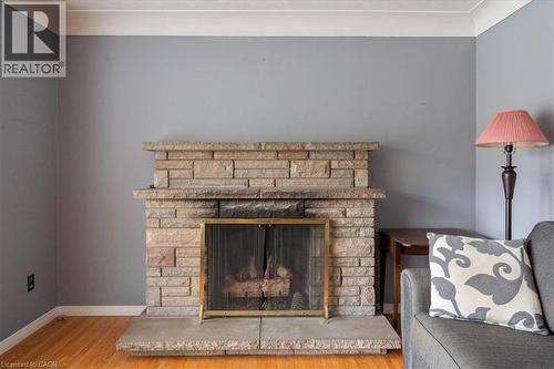 507 Upper Paradise Road, Hamilton, ON - Indoor Photo Showing Living Room With Fireplace