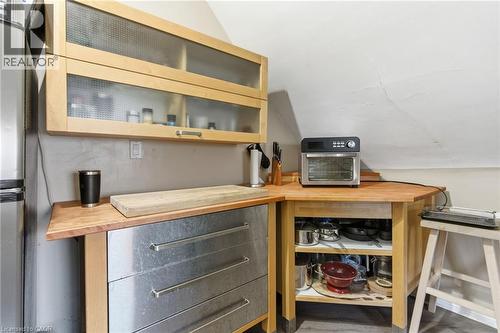 30 Ontario Avenue, Hamilton, ON - Indoor Photo Showing Other Room