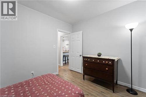 197 East 12Th Street, Hamilton, ON - Indoor Photo Showing Bedroom
