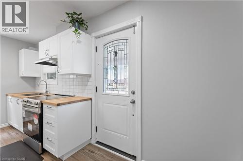197 East 12Th Street, Hamilton, ON - Indoor Photo Showing Kitchen