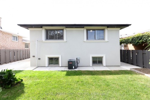 55 Flora Drive, Hamilton, ON - Outdoor With Exterior