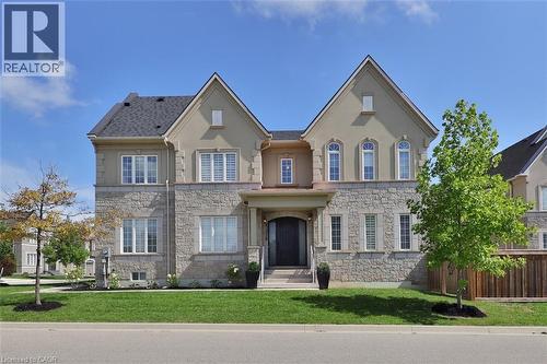 2163 VINELAND Crescent  Oakville, ON L6H 0J6