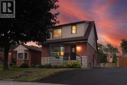 39 CLOVERHILL Road  Hamilton, ON L9C 3L6