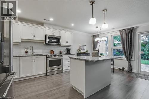 47 Bishop Reding Trail, Hamilton, ON - Indoor Photo Showing Kitchen With Upgraded Kitchen