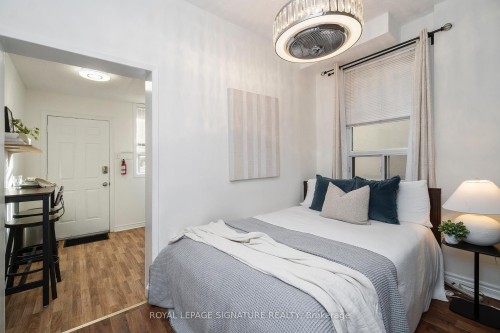 215 Yarmouth Road, Toronto, ON - Indoor Photo Showing Bedroom