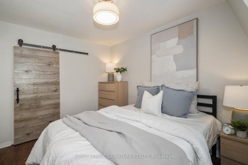 215 Yarmouth Road, Toronto, ON - Indoor Photo Showing Bedroom
