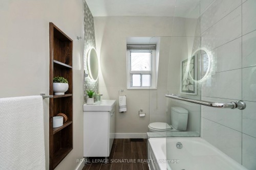 215 Yarmouth Road, Toronto, ON - Indoor Photo Showing Bathroom