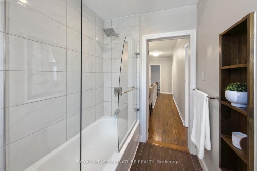 215 Yarmouth Road, Toronto, ON - Indoor Photo Showing Bathroom