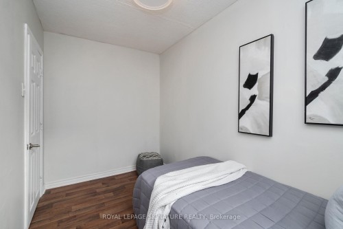 215 Yarmouth Road, Toronto, ON - Indoor Photo Showing Bedroom