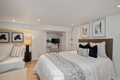 215 Yarmouth Road, Toronto, ON - Indoor Photo Showing Bedroom