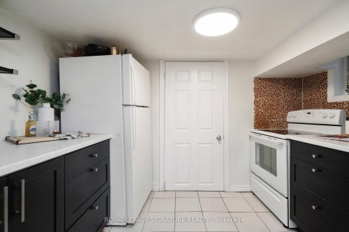 215 Yarmouth Road, Toronto, ON - Indoor Photo Showing Kitchen
