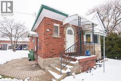 90 OSLER Drive  Dundas, ON L9H 4B5