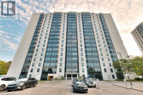 35 GREEN VALLEY Drive Unit# 103  Kitchener, ON N2P 2A5