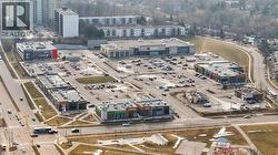 Shopping and Plaza nearby view - 