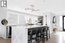 2872 MUSKOKA ROAD 118 W  Muskoka Lakes, ON P0B 1J0