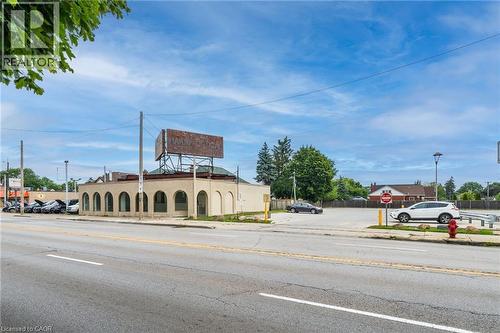 1583 Main Street E, Hamilton, ON 