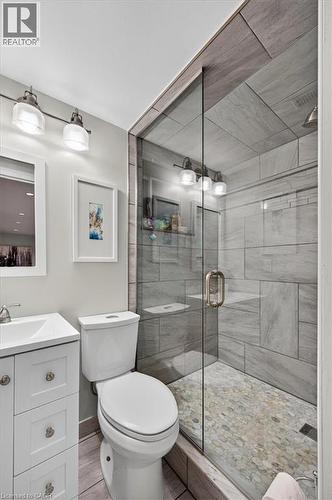 4198 Longmoor Drive Unit# 2, Burlington, ON - Indoor Photo Showing Bathroom